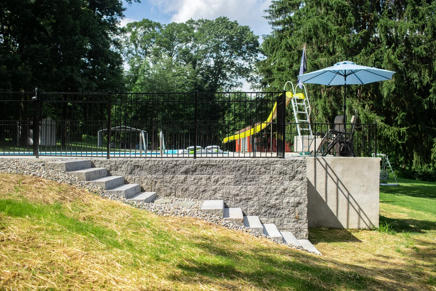 Landscaping_HiddenPool_patio_fence_wall-23.jpg