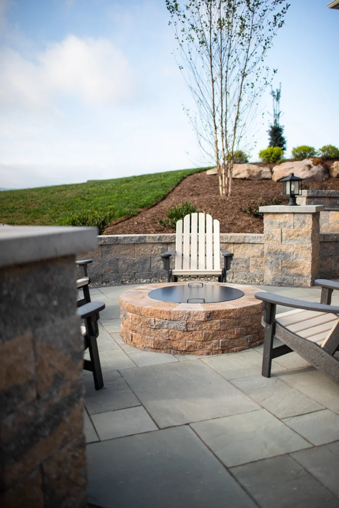Landscaping_Newberrytown_patio_outdoor_kitchen-25.jpg