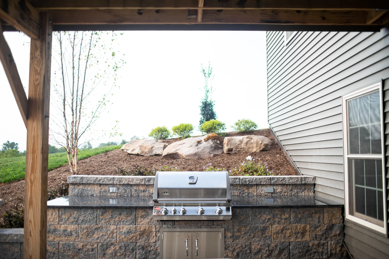 Landscaping_Newberrytown_patio_outdoor_kitchen-23.jpg