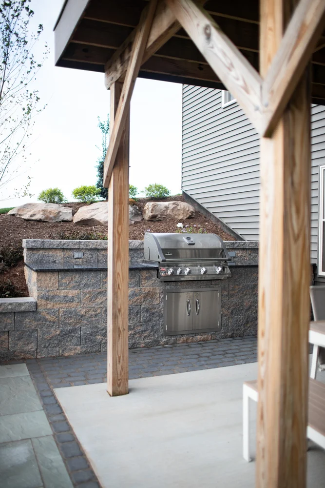Landscaping_Newberrytown_patio_outdoor_kitchen-20.jpg
