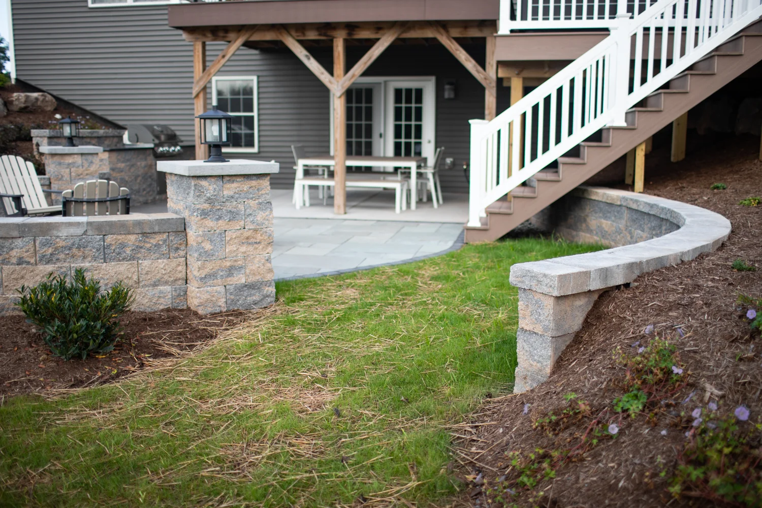Landscaping_Newberrytown_patio_outdoor_kitchen-18.jpg