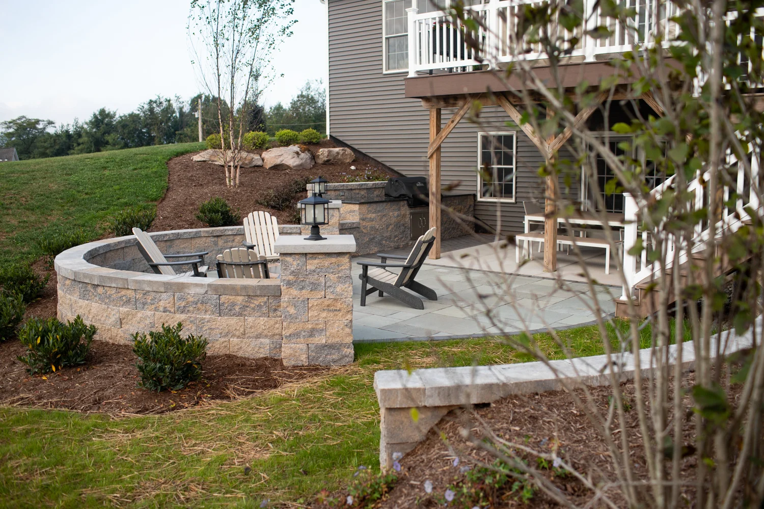 Landscaping_Newberrytown_patio_outdoor_kitchen-2.jpg