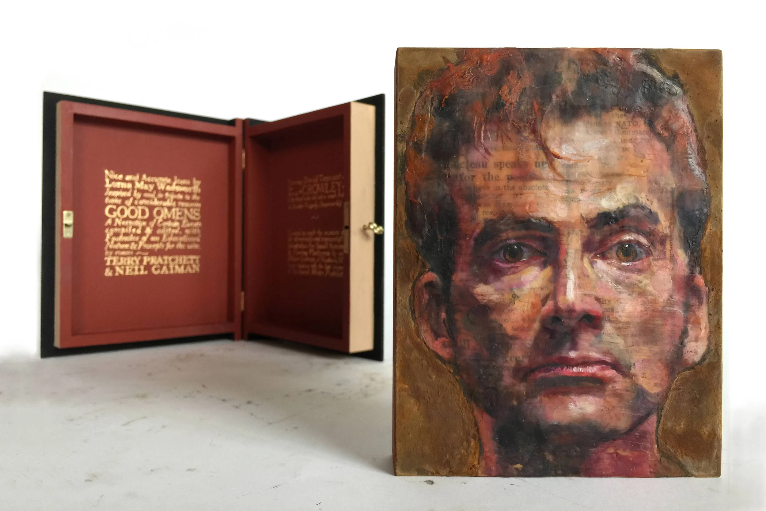 Iron-icon-with-book-tennant.jpg