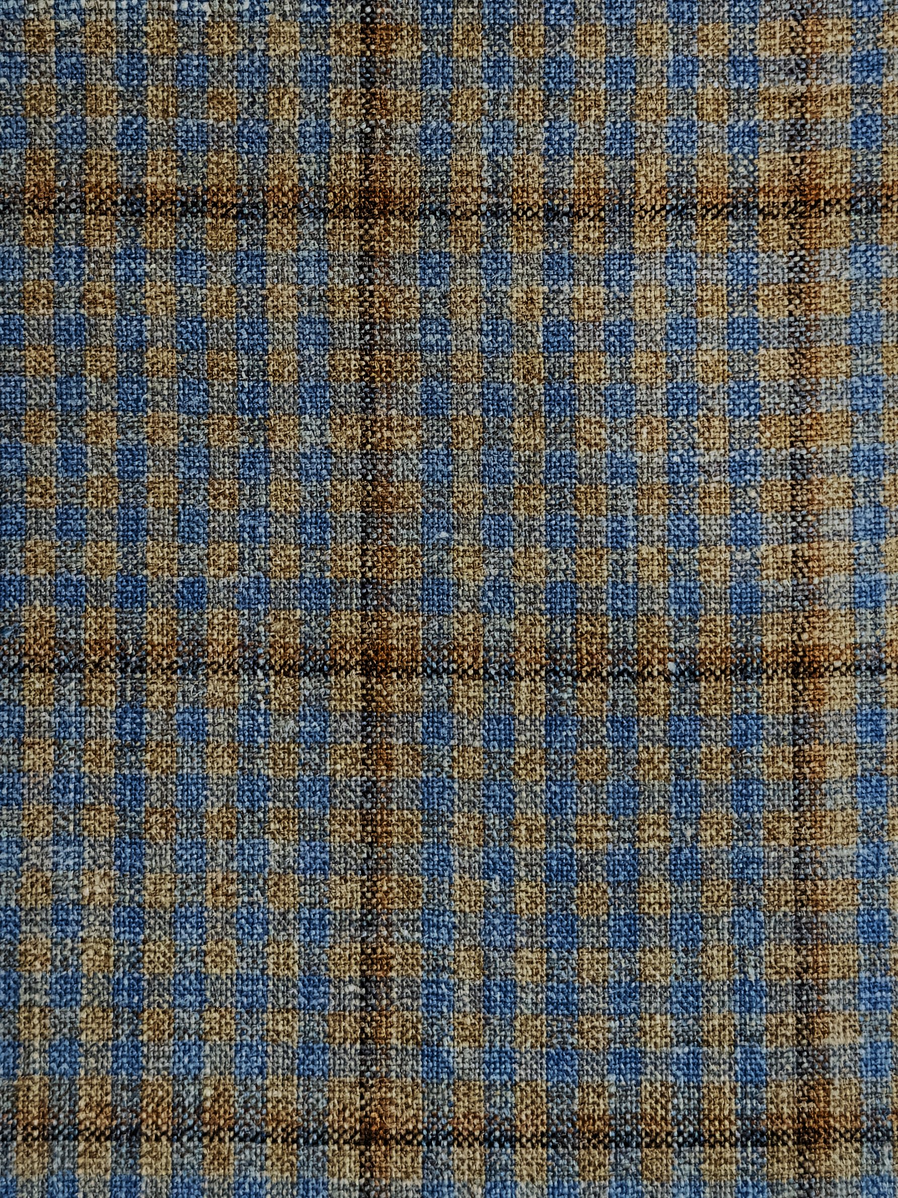 38% Wool 31% Silk 31% Linen; 240g
