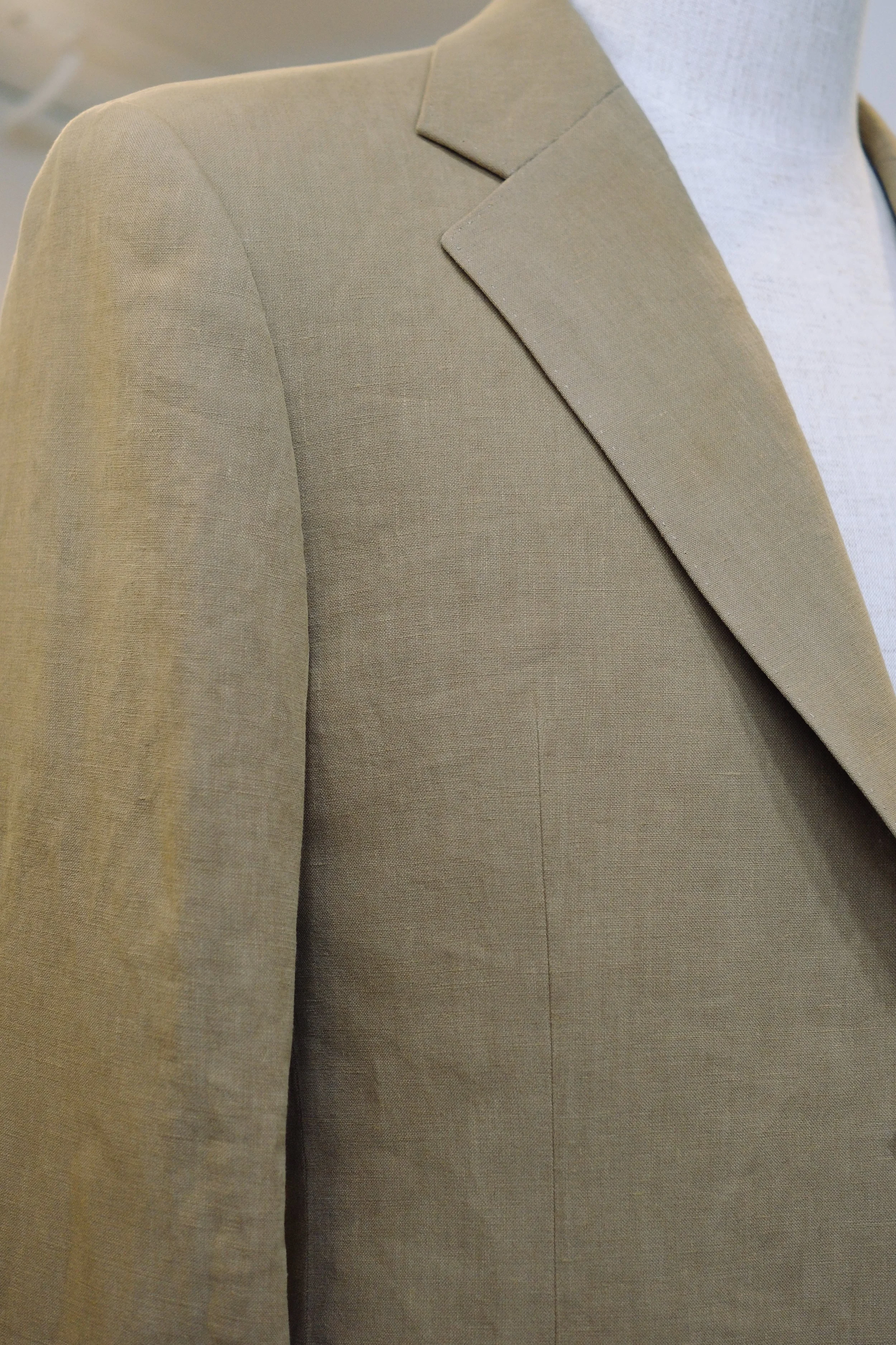 Solbiati Art Du Lin Suit Shoulder