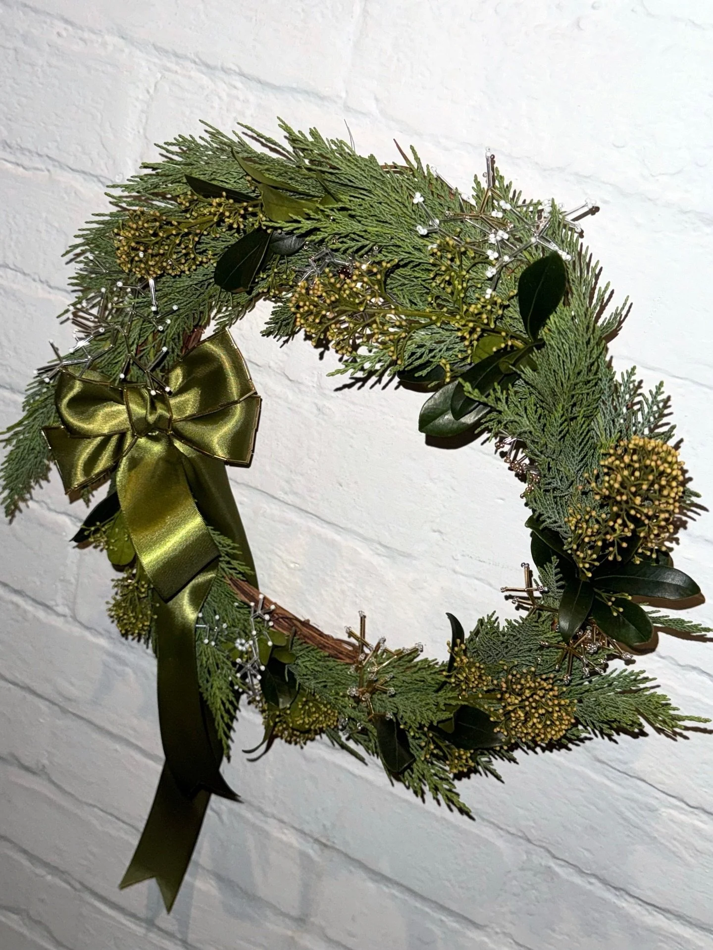 Merry Christmas to all in HK and London! May your hearts be filled with joy and hope as we step into the new year!
Orin xx

#christmas #beading #wreath #christmasvibes #love