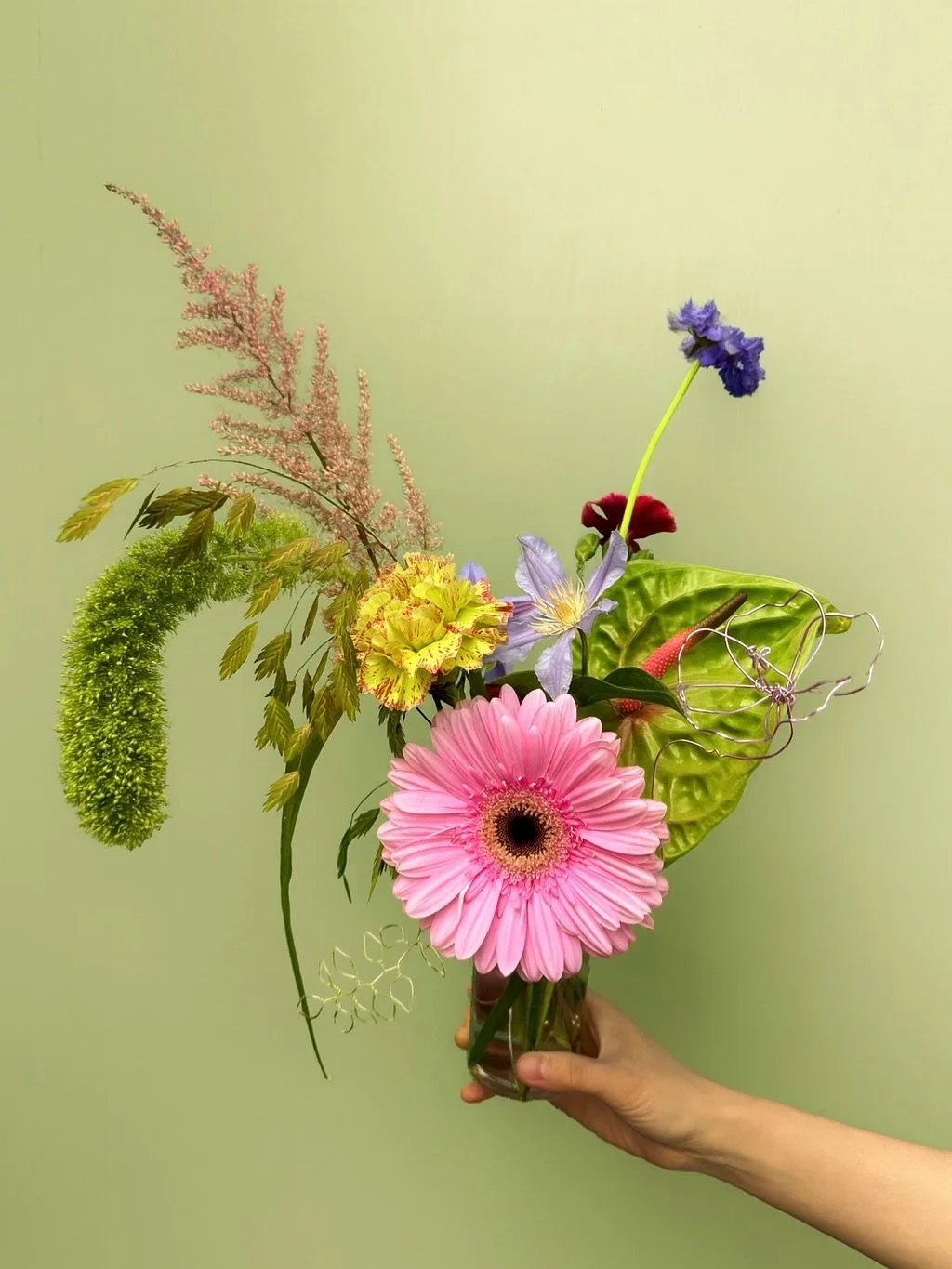 Wedding vase arrangement prototype 

#oxygenflowerstudio #floristry #flowerarrangement #florist #floraldesign #hkfloraldesign #flower #ukflorists #londonflorist #hkflorist #love #londonwedding #flowermagic