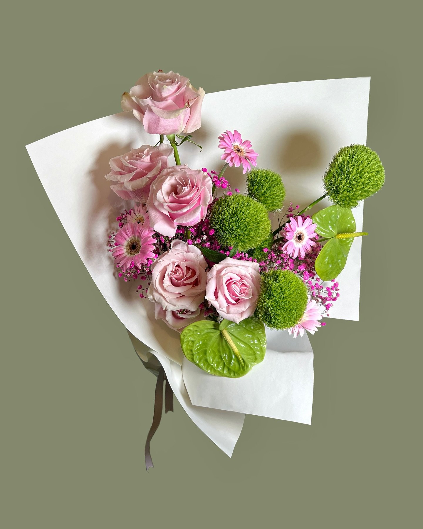 Happy international women&rsquo;s day ! Girl power 🫶🏼

#bouquet #handtiedbouquet #hkflorist #hkfloraldesign #londonflorist #hkig #internationalwomensday #flowerofinstagram #flowerstagram #floral #flower #floristlife #floraldesign #flowerarrangement