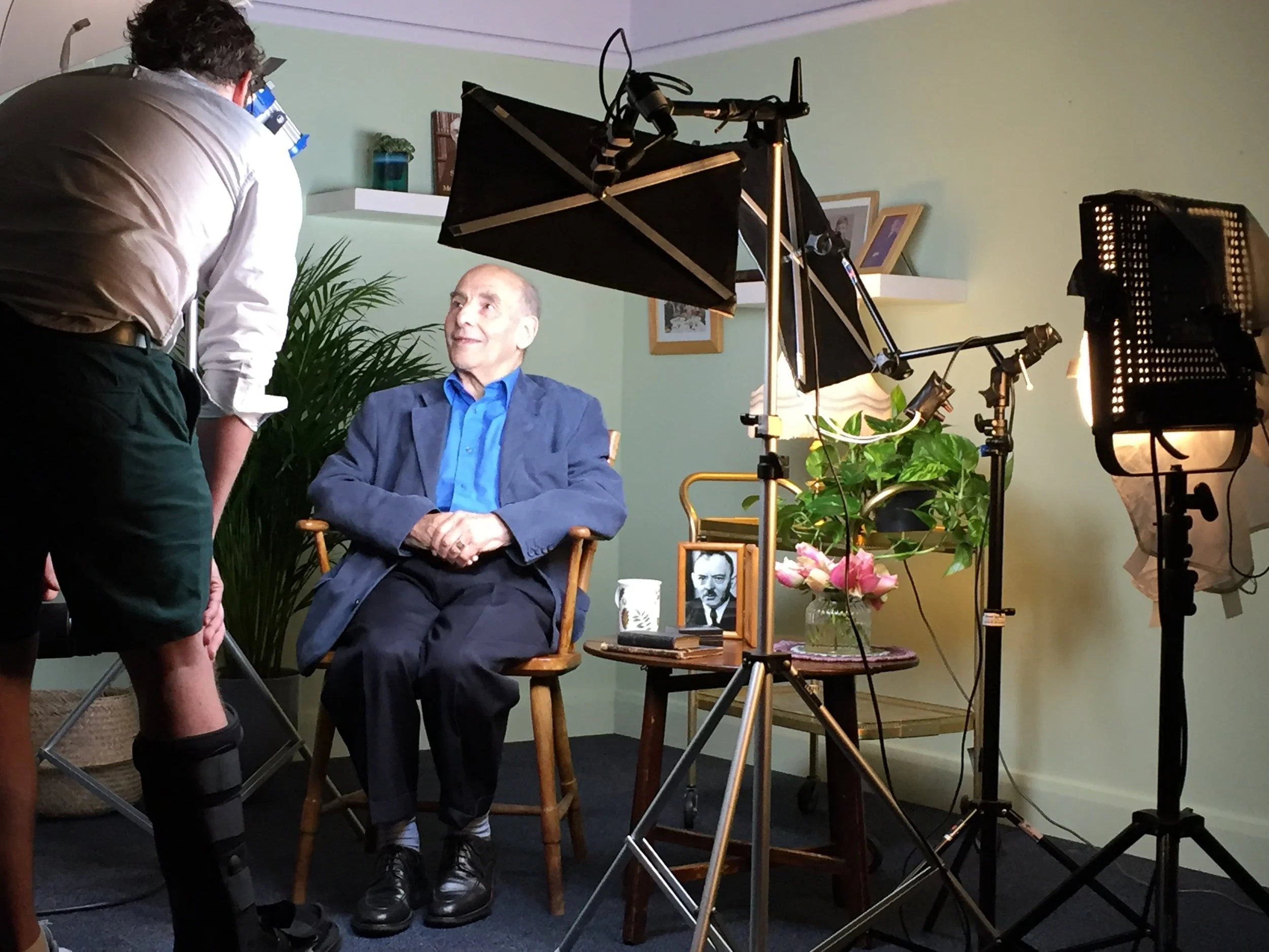  THE CLIENT  Learning Team, Jewish Museum London  THE BRIEF  As part of the Learning Team’s Holocaust Legacy Project, create a series of films capturing the experience of meeting a Kindertransport refugee for the Museum’s award-winning school program