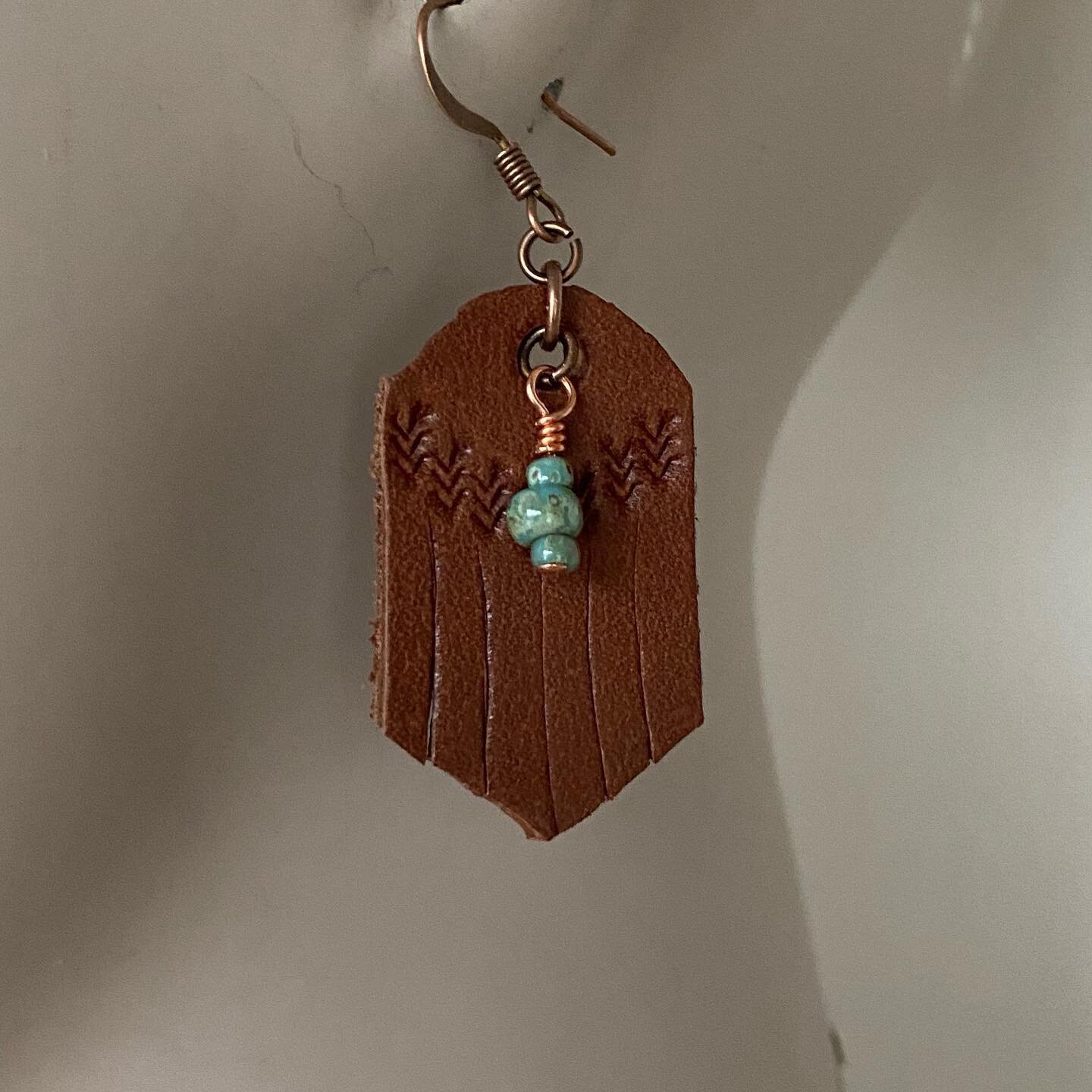 NEW! Leather and turquoise glass beads. Brown leather and copper or black leather and silver plate. #bethearrings $20.00

https://www.lmhjewelry.com/leather/lnnmj0uo44rf5wm3ik13ag1jrvjeby