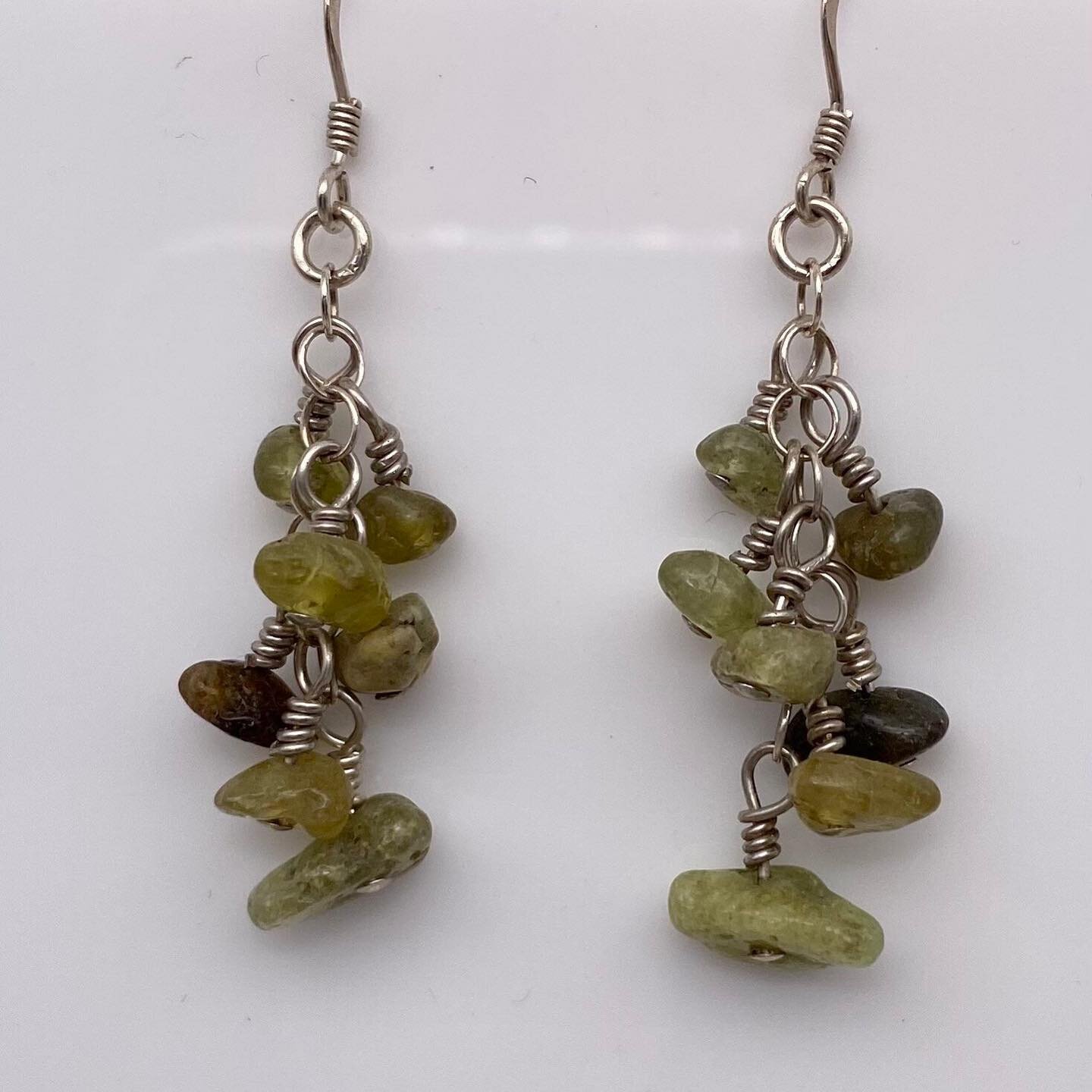 Did you know that green Garnets have an entirely different meaning from their red counterparts? Although they still resemble seeds as the root of their name suggests, green Garnets are thought to symbolise abundance and prosperity.

Measuring approxi