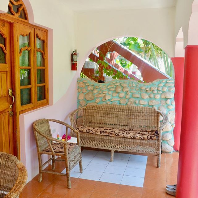 Look at your life - you&rsquo;ve been going, and going, and going! You&rsquo;re busy as a bee 🐝 
Check in the Coral Cottage Jamaica, and unwind at our secluded villa. Let&rsquo;s enjoy each day and let our worries float away 🤗💕🥂
.
#CoralCottageJa