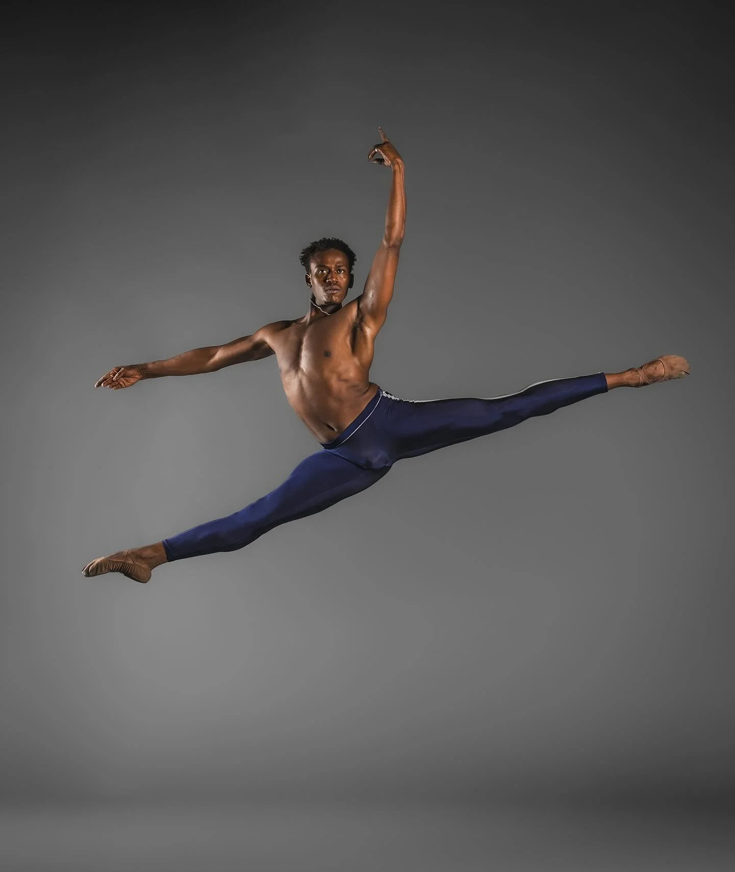 Happy #worldballetday ! 
@joelkioko_dance  @syracusecityballet