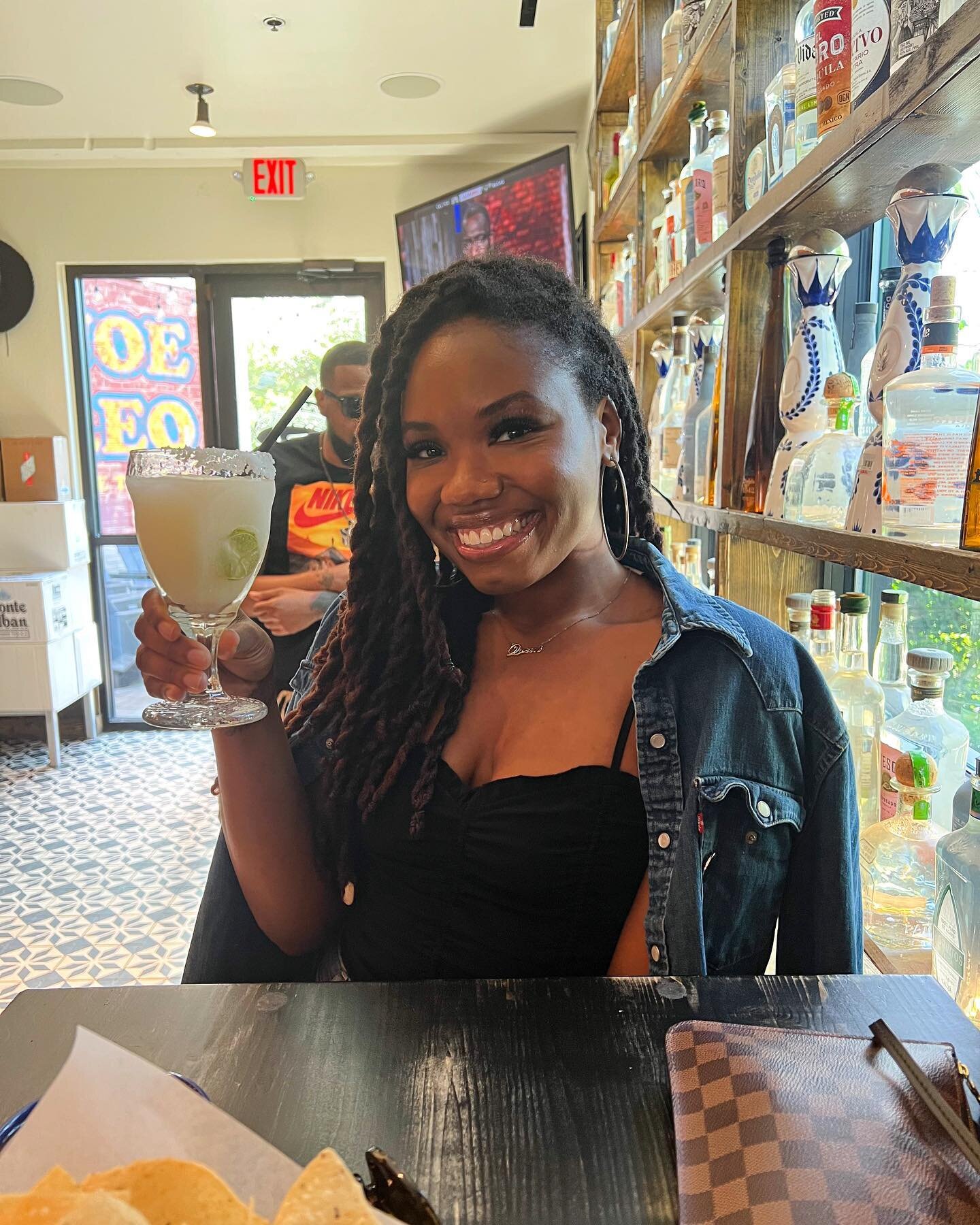 Margaritas are my love language!!!😜I&rsquo;m celebrating the end of another semester Babyyyy!!! This marg is the first of many 😅😅 Shoutout to @joeleotexmex Happy Hour for always holding it down🥰🥰🥰 #margmeplease #margarita #yesplease #margmami #