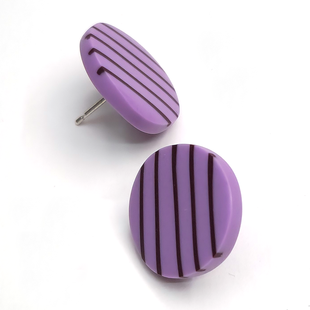 stripe-lilac-dont-match-studs.png