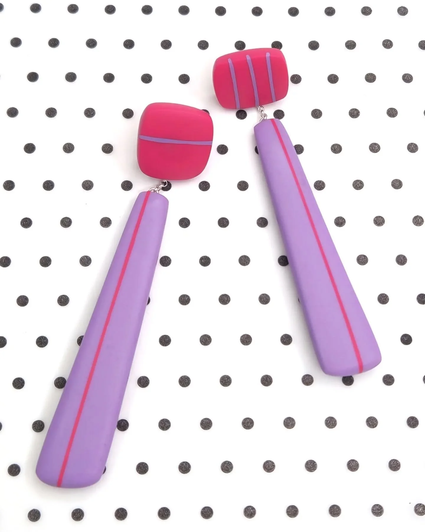 O N L I N E ! ! !

With most of the making out of the way now, I'm busy behind the scenes sorting out the website shop!

I'm adding more items daily that can be packed up and sent out to you in plenty of time for the big day!

Here's a wee look at so