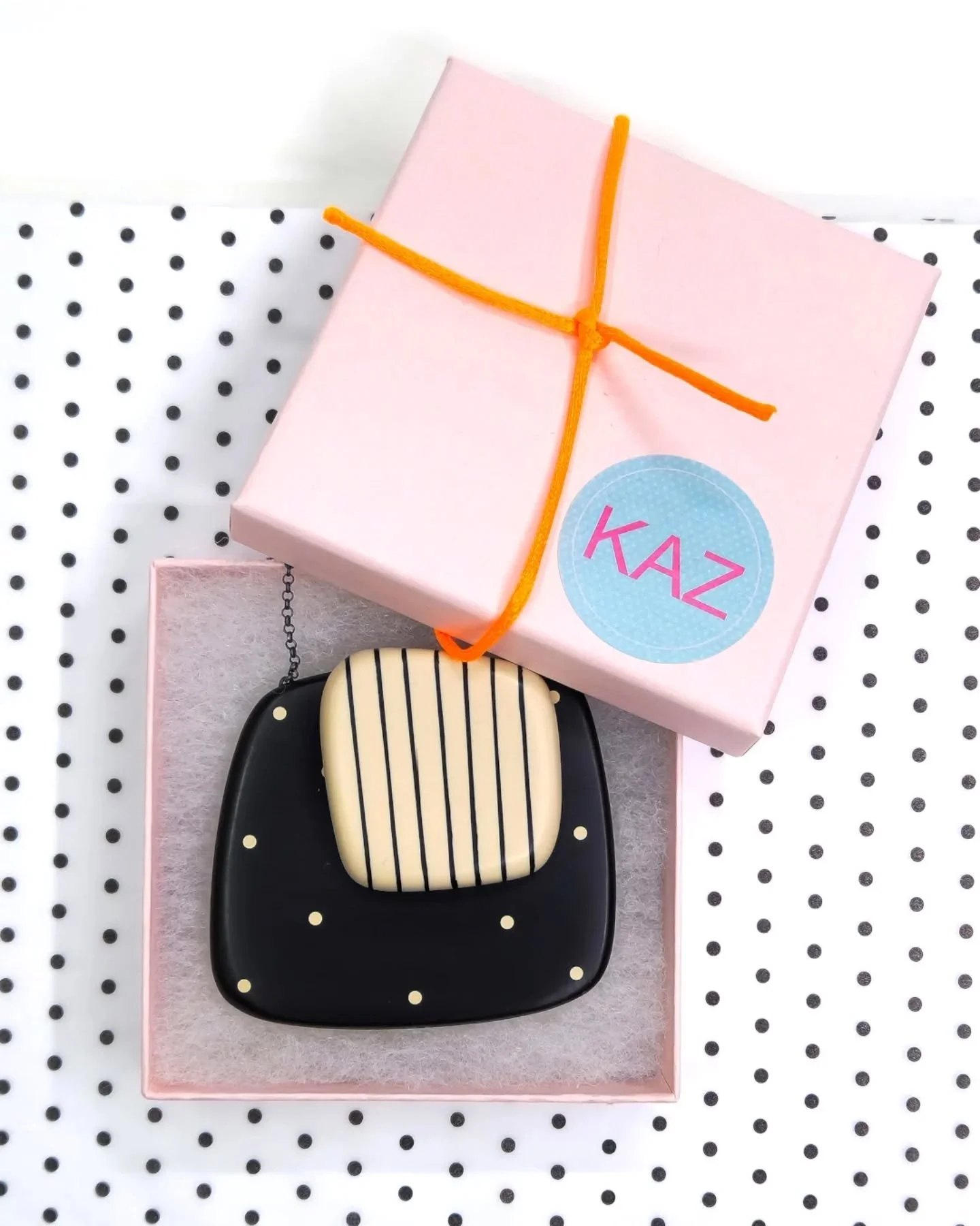 L A S T  O R D E R S ! ! !

Shout out for guaranteed Christmas orders!

Last guaranteed Christmas delivery is tomorrow, Friday 19th midday!!!

Lots of pieces  in stock ready to post out but don't hang around as time is ticking!

You'll also be able t