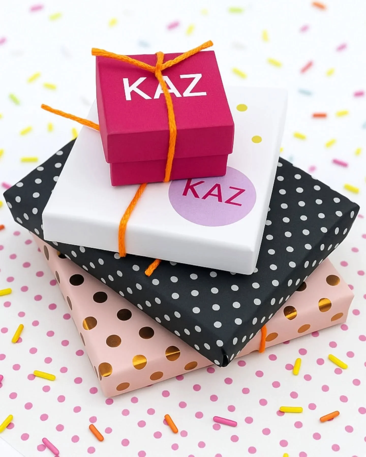 M E R R Y  C H R I S T M A S ! ! !

(When it comes!)

The KAZ studio is closed for the holidays 🎄🎅🎁

Hopefully you managed to get you're KAZ jewels and they are all wrapped up ready for the big day!

Don't panic if you're not ready yet! Lots of KA