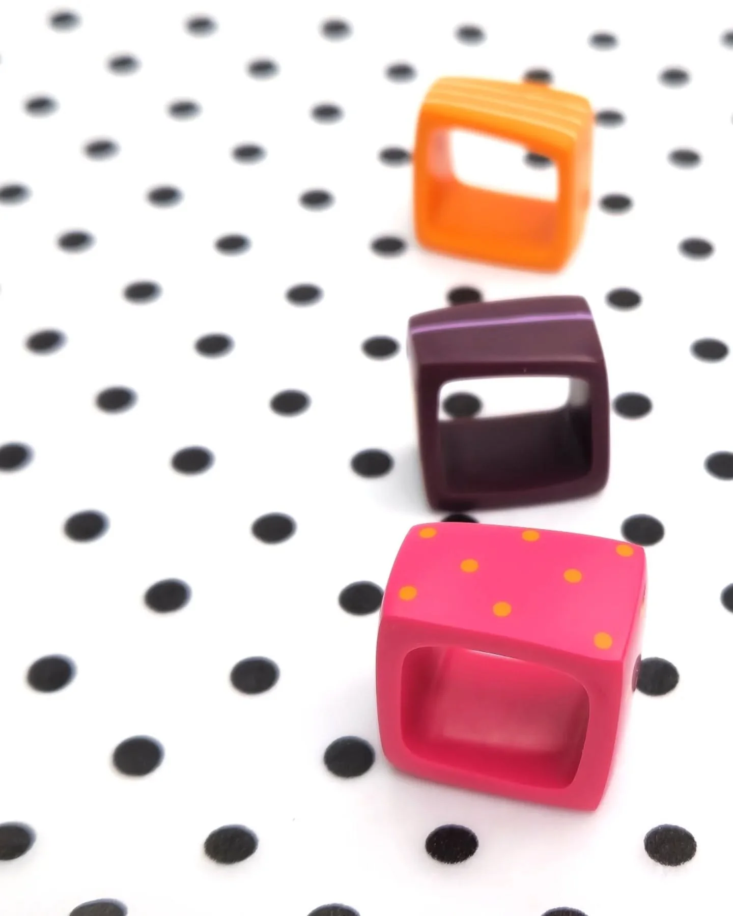 S P O T l i g h t ! ! ! 

Opening tomorrow my @coburghouse SPOTlight space!!!

Looking for some colour to brighten up your January? &hearts;️💛💗💚💜🧡💙

The SPOTlight will be open weekends until the 1st of February.

Also as a wee bonus I'll have a