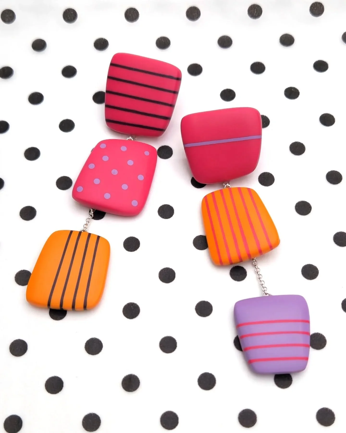 ' D I V I N E '

The online boutique 'Divine'is now open!!!

Curated by  @artburst.studios you'll find amazing jewellery and 3D works created in metal, wood, enamel and resin.

The boutique will only be open until 12th May.

The pieces I have selecte