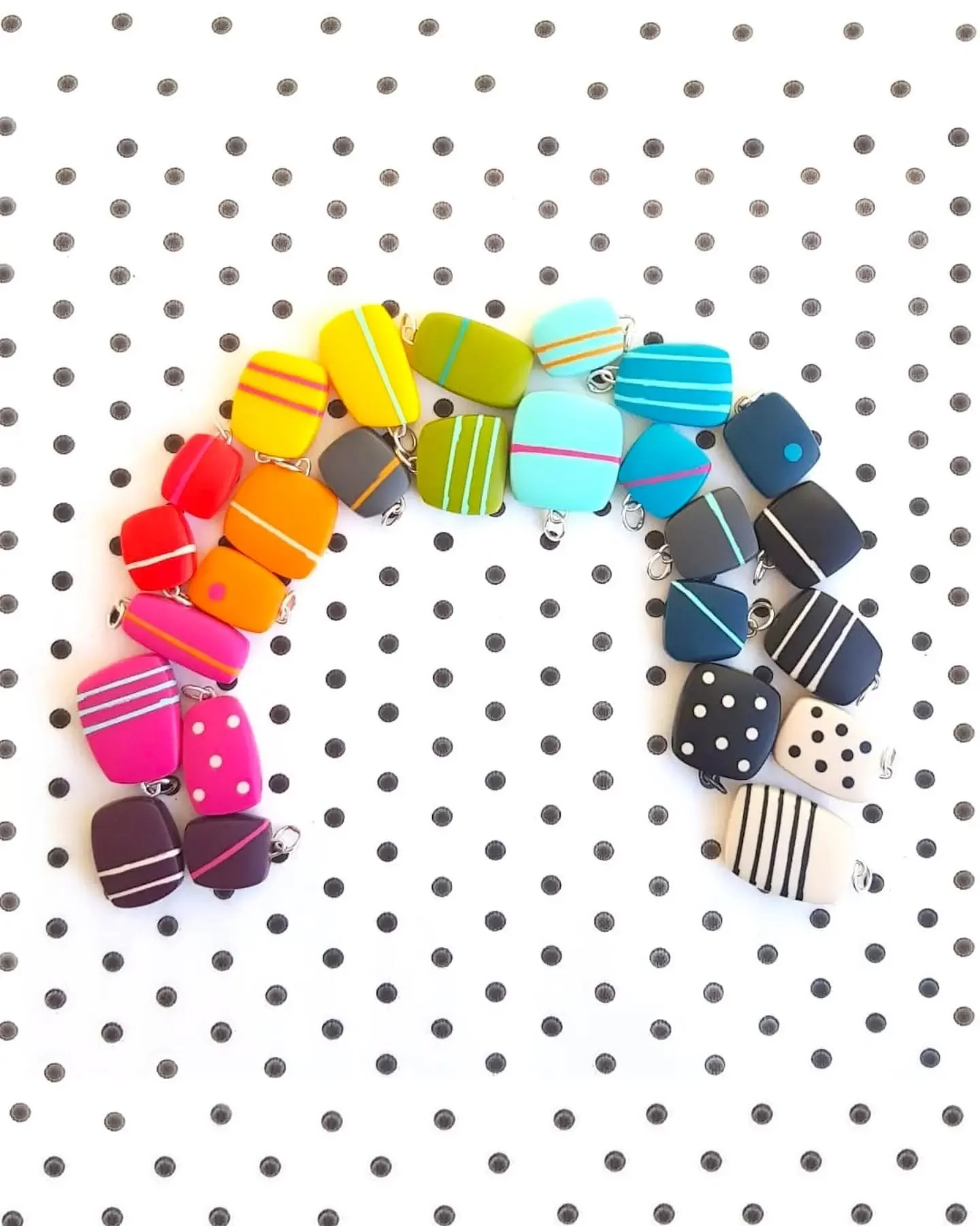 R A I N B O W S ! ! !

Looking forward to a colourful weekend here in Edinburgh...if only the rain will bugger off ☔️🤣🌈

These wee KAZ rainbow pendants are a great way for me to use up all my resin off cuts. 

All cut into random shapes and then co