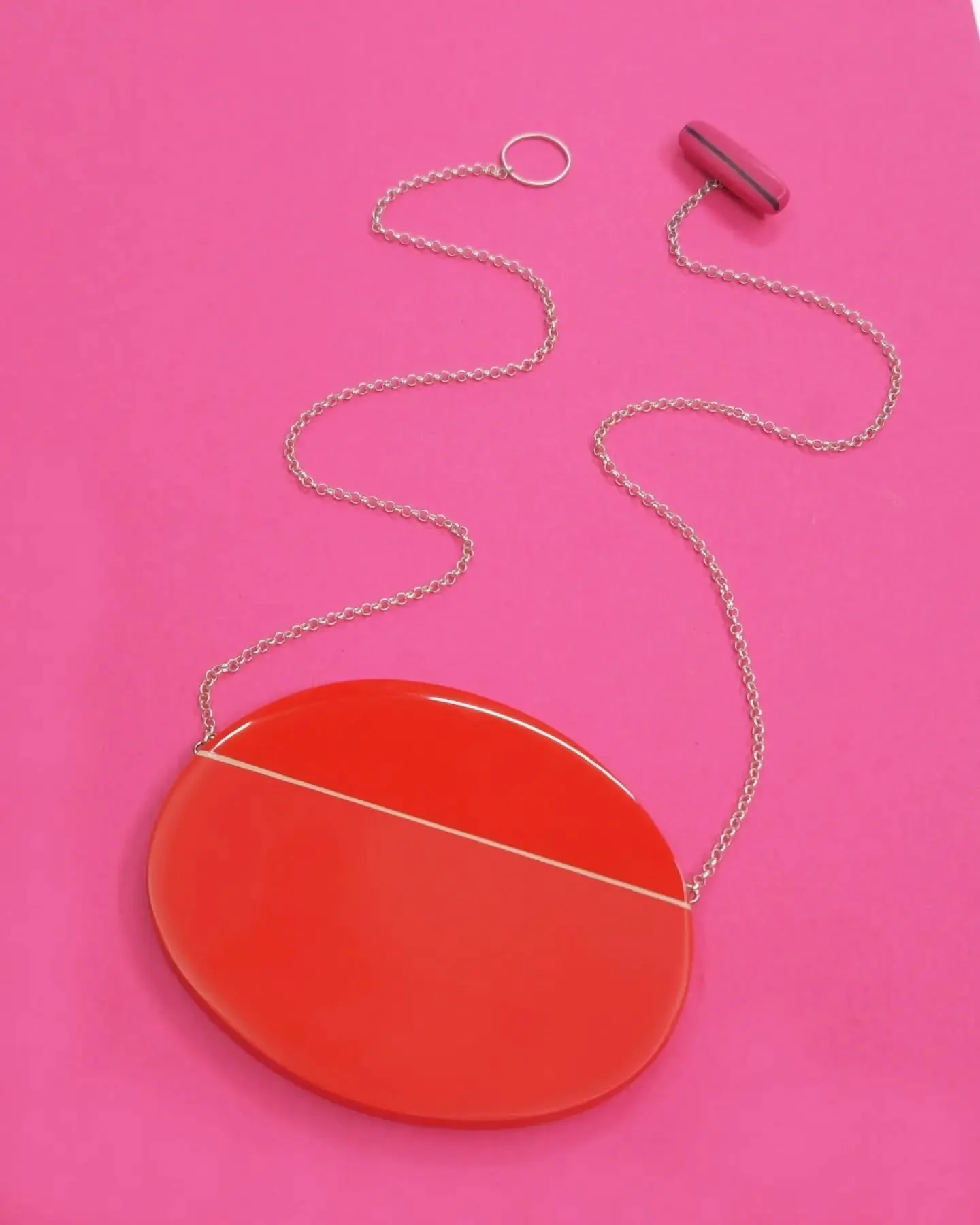 D A Z Z L E ! ! !

I'm back at Edinburgh @dazzleexhibitions this year! &hearts;️💓&hearts;️💓

Busy today labelling and packing my stock ready to send off for the show, including this bright red reversible oval pendant!

The exhibition runs from the 