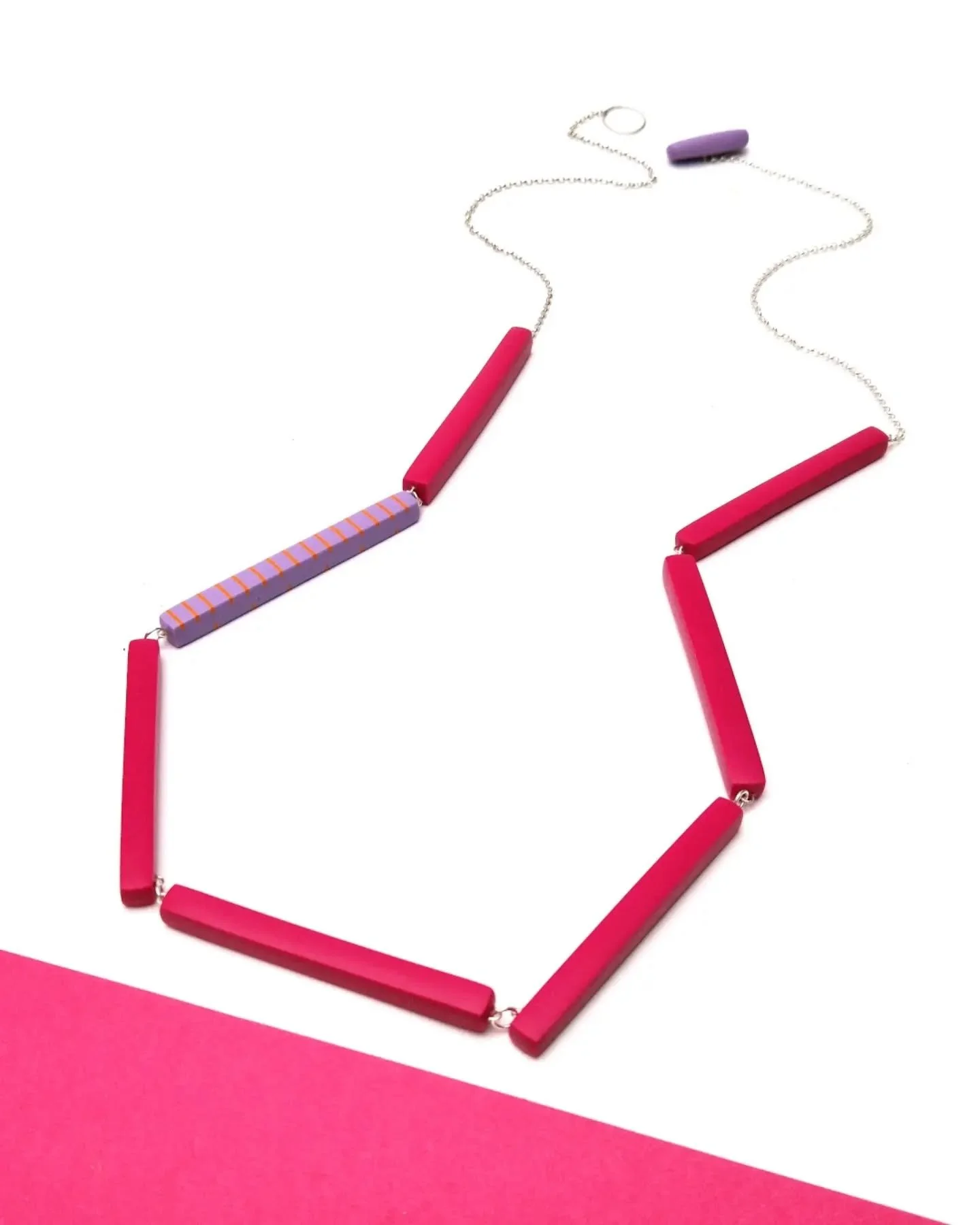 R E V E R S I B L E ! ! ! 

These long reversible necklaces are so easy to wear and available in lots of different colourways!

The cerise and Lilac one is available @victoria_sewart_gallery  in Plymouth.

The others are currently on my bench being f