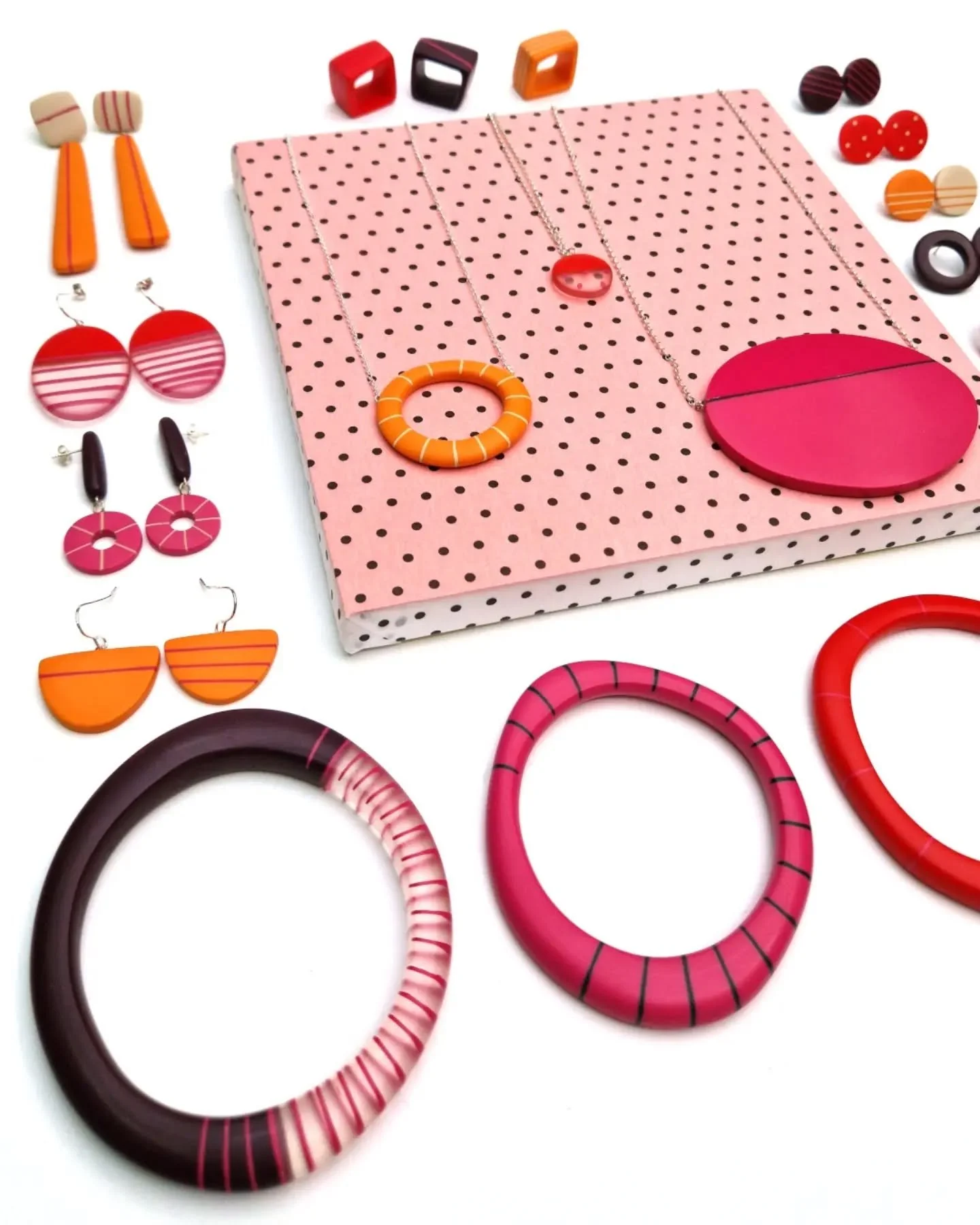 N E W  S T O C K I S T ! ! !

@frannyandfiler in Manchester now stock a collection of KAZ jewels 👌 !!!

The collection includes colour popping pinks and oranges with some contrasting reds and maroons, perfect for those Autumn/winter vibes &hearts;️?