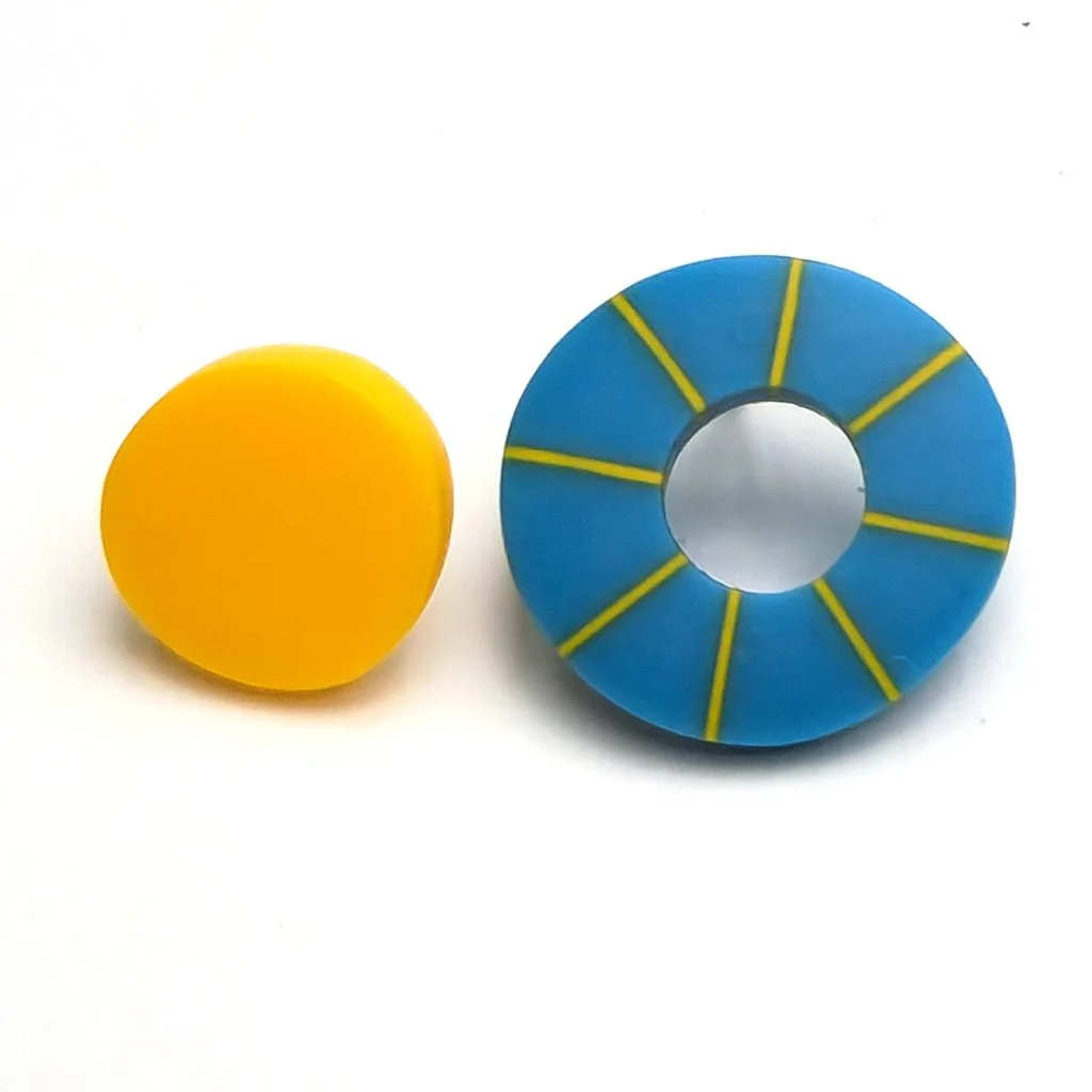 blue-yellow-mismatch-studs.jpg