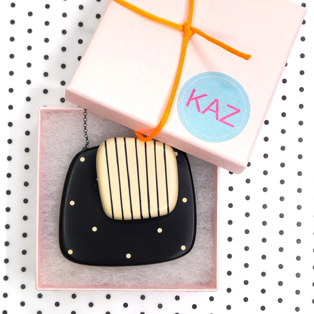 gift-wrapped-black-layer-pendant.jpg