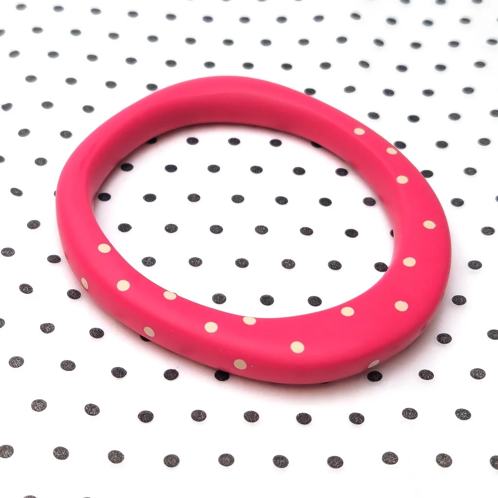 cerise-resin-bangle-nude-spots-design.jpg