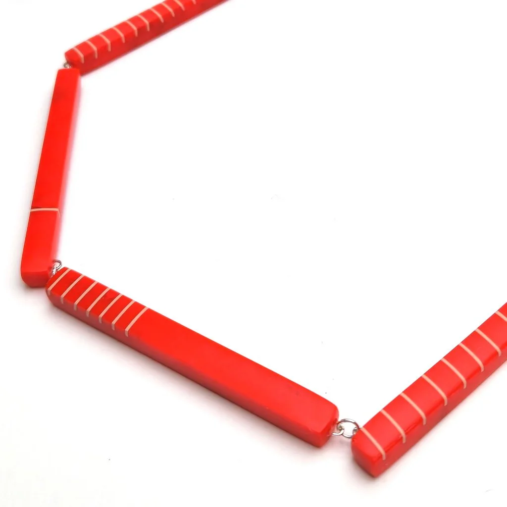 detail-red-long-ss-necklace.jpg