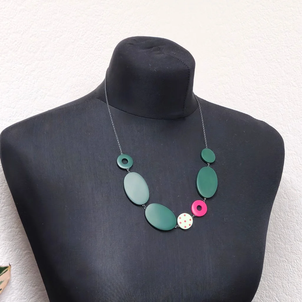 mix-up-forrest-green-necklace-modelled.jpg