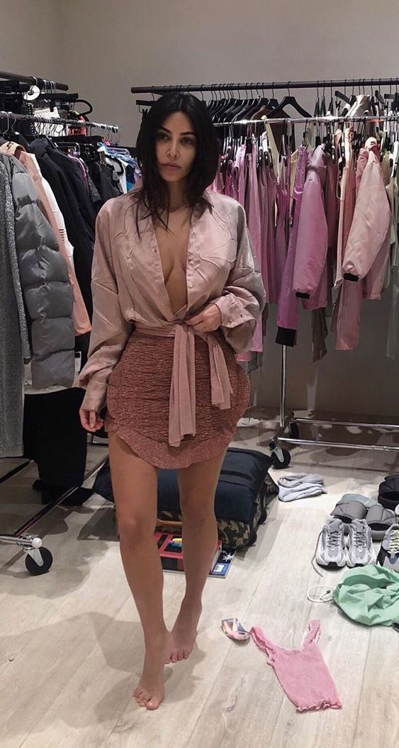 kim-kardashian-Esteban-Cortazar-pink-top-skirt.jpg