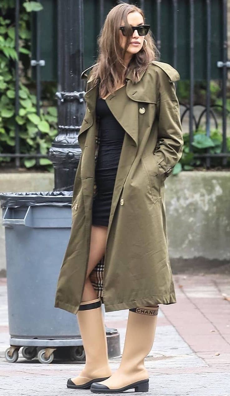 irina-shayk-burberry-green-trench-coat.jpg