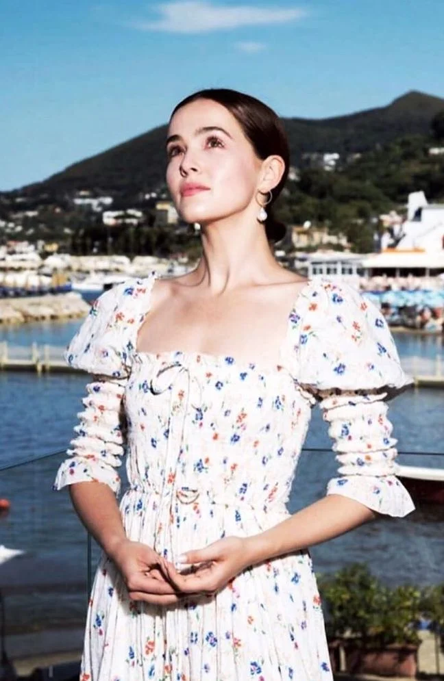 zoey-deutch-white-floral-dress.jpg