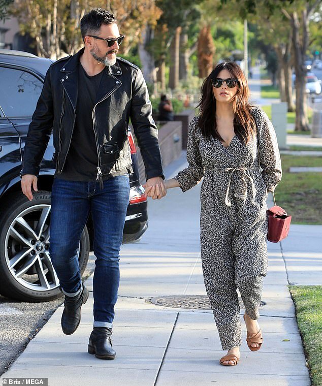 jenna-dewan-hatch-printed-jumpsuit.jpg