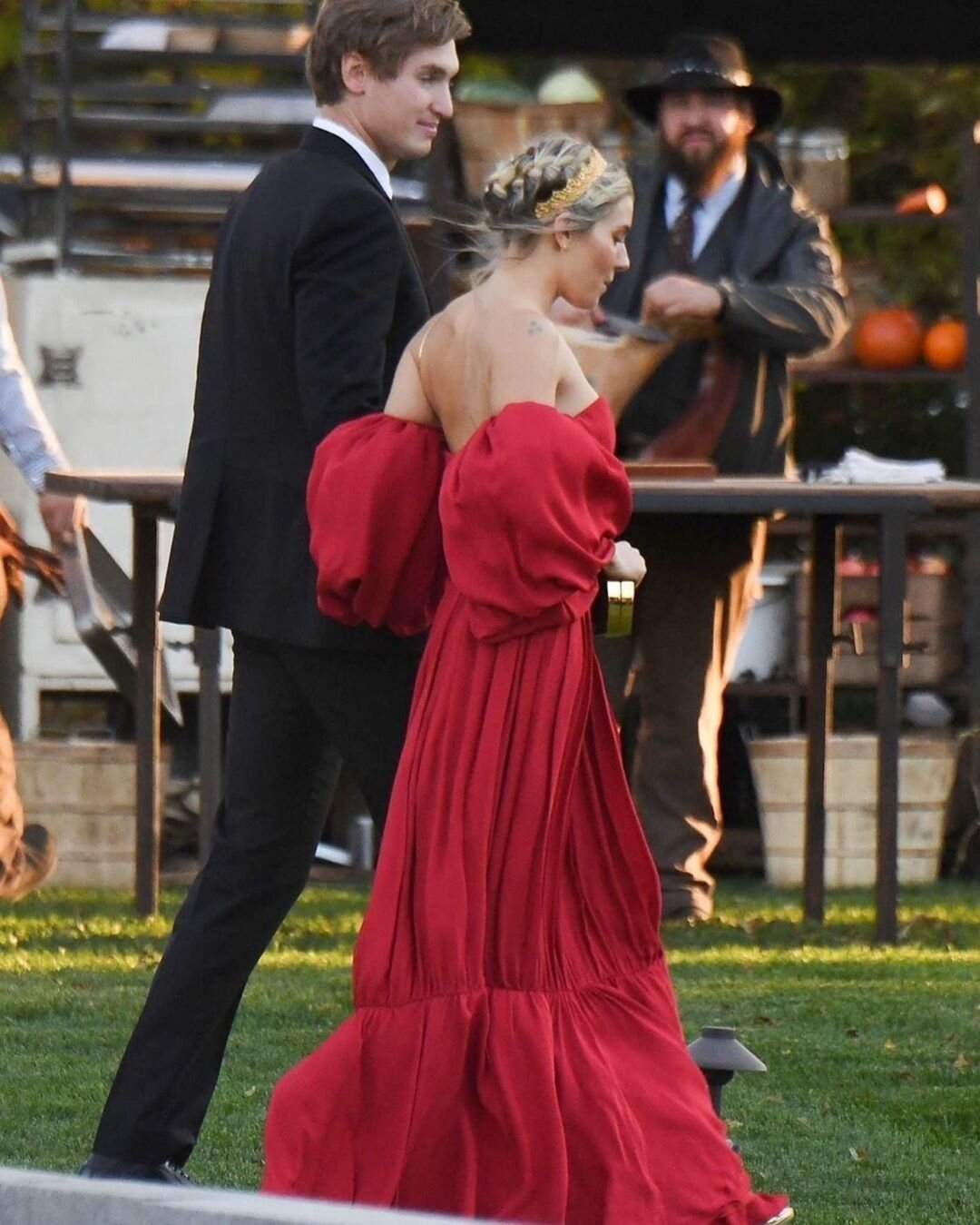 sienna miller red dress