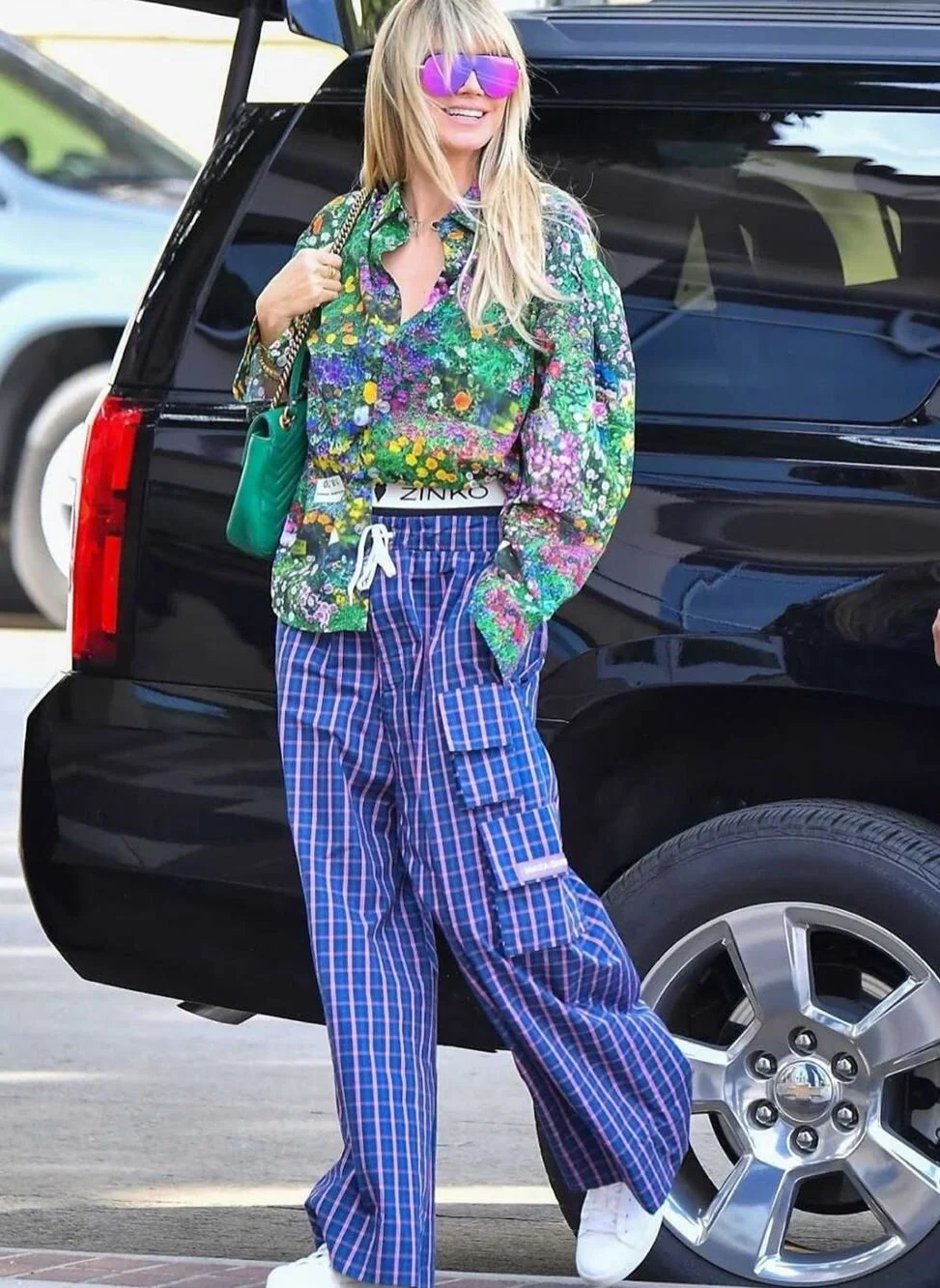 heidi-klumpgreen-printed-button-down-top-march-6-2020.jpg