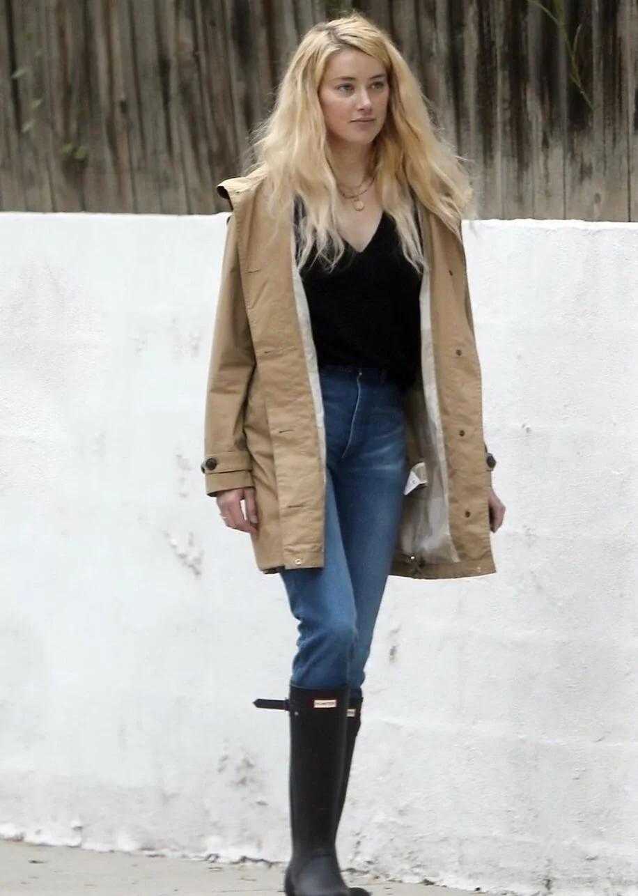 amber-heard-black-rain-boots.jpg