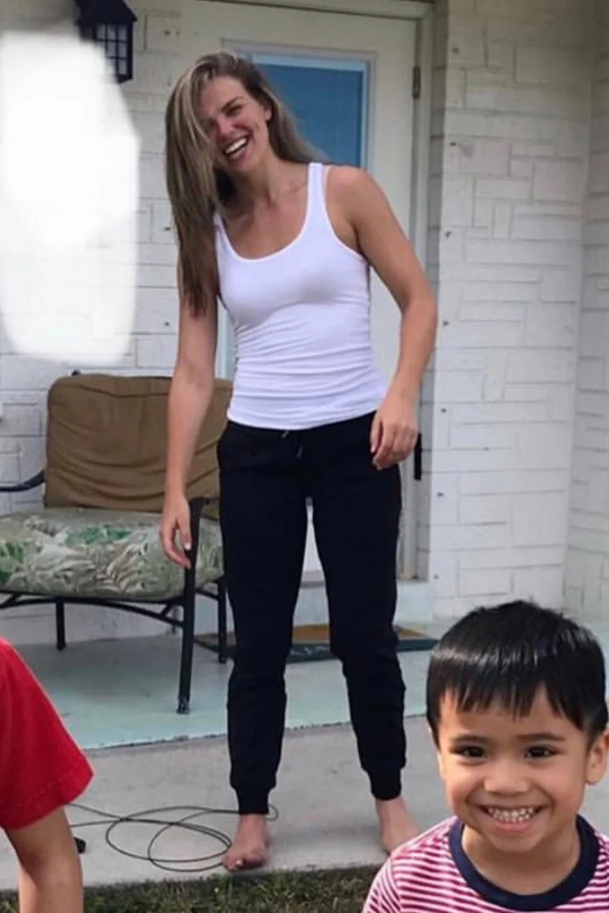 hannah-brown-black-joggers-jupiter-flordia.jpg