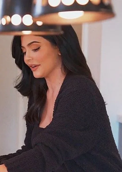 Skims-COZY-KNIT-ROBE-Kylie-Jenner-keeping-up-with-the-kardashians.jpg