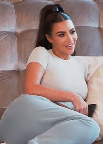 kim-kardashian-skims-white-tee-keeping-up-with-the-kardashians.jpg