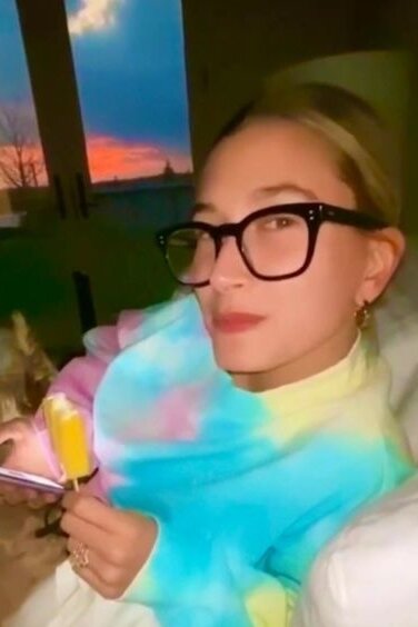 hailey-bieber-tie-dye-sweatshirt.jpg