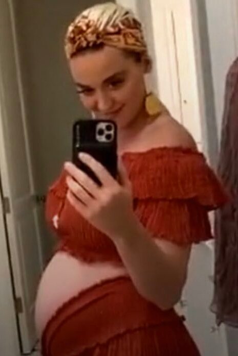 katy-perry-red-ruffled-skirt.jpg