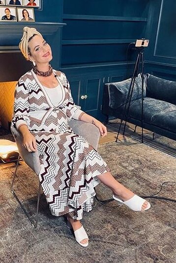katy-perry-white-mules-american-idol.jpg