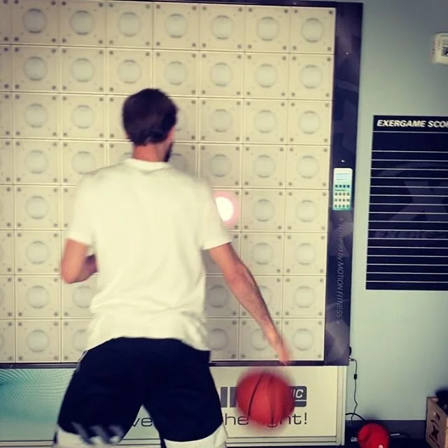 Using the twall light training to help with hand eye coordination, making quick decisions, reaction time, off hand activation, etc. Nate got 96 and I got 116 in 1 minute 🔑💯 #stp #science #lighttraining @athletesfirstsports