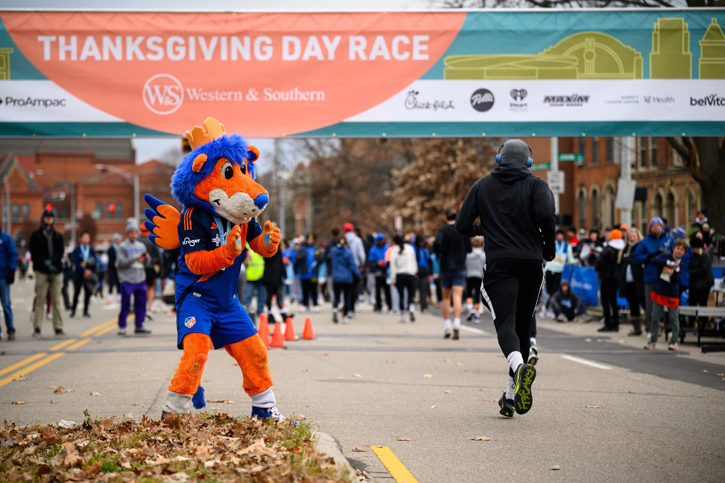 20251127 Thanksgiving Day Race JM 083.jpg