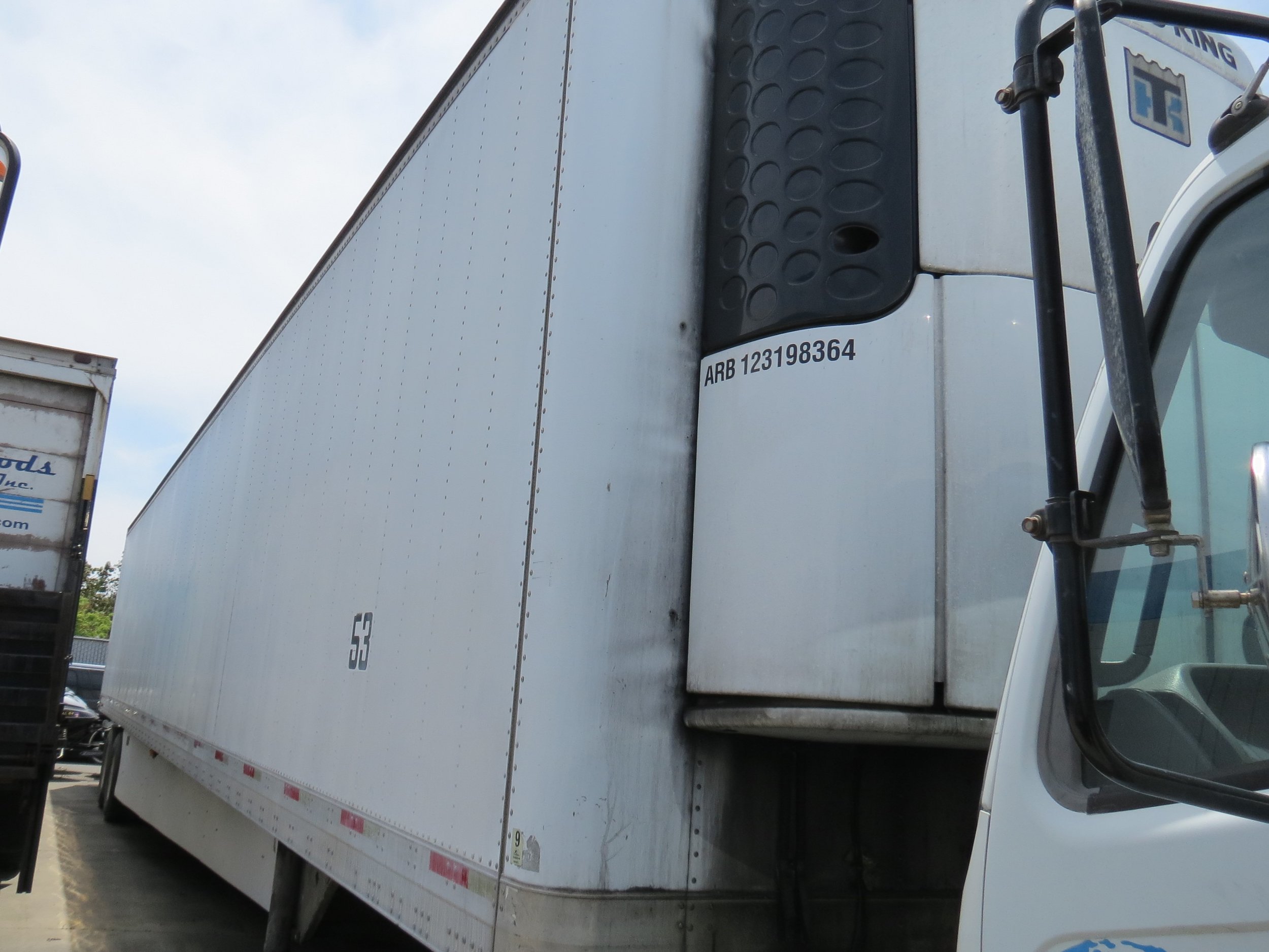 SIDE OF 53' TRAIL MOBILE 1 OF 3-A.jpg