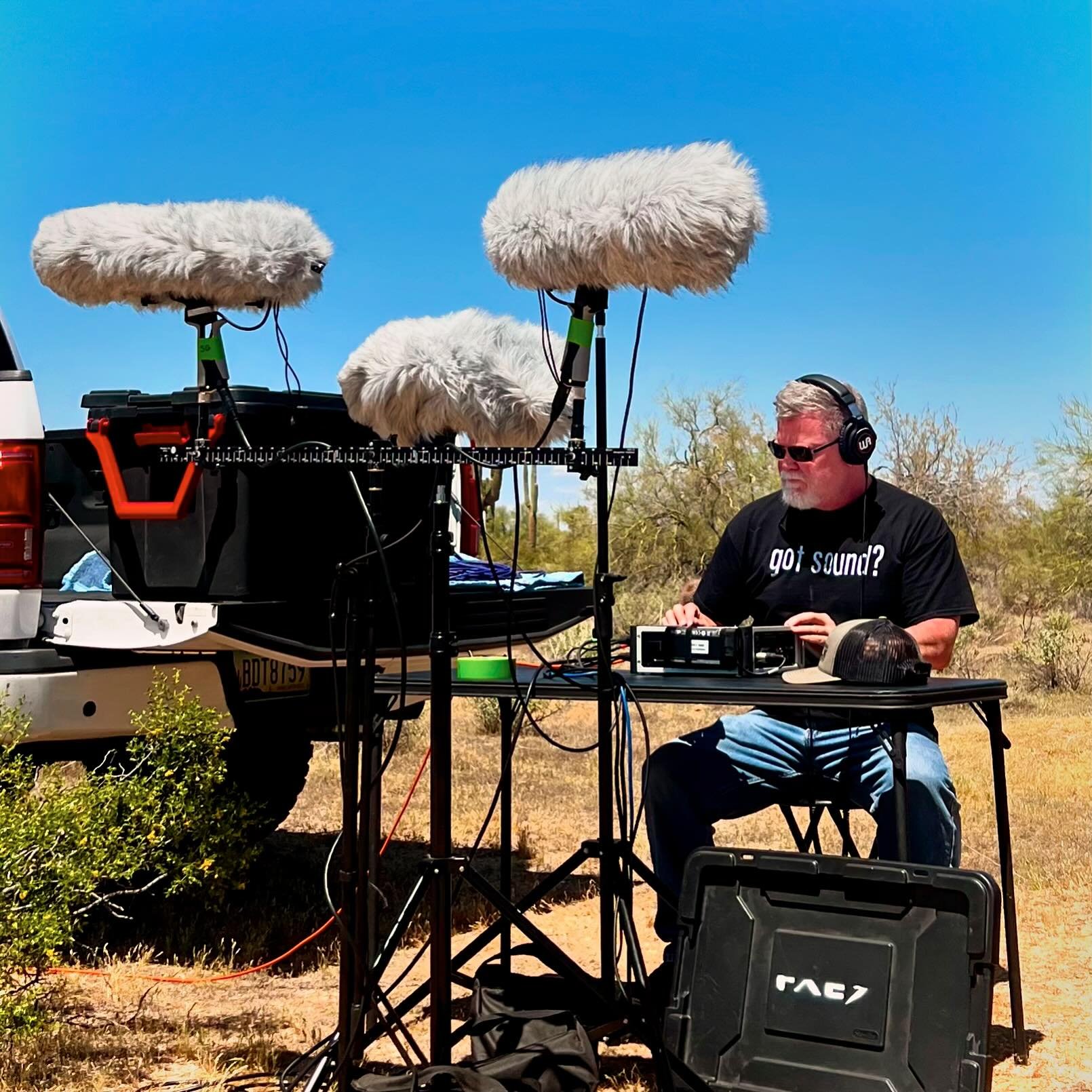In the desert recording weapon sounds this weekend. This time not gunshots or explosions. Any guesses what weapons we were recording? &bull;
&bull;
&bull;
&bull;
#soundeffects #fieldrecording #audio #sounddesigntips #soundforfilmandtv #gameaudio